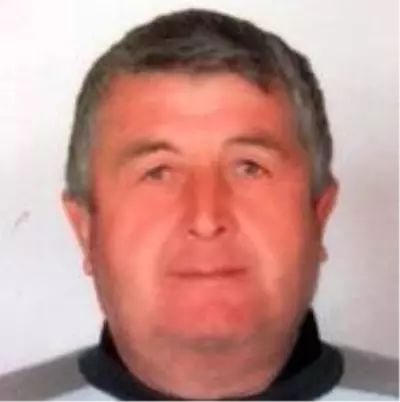 Tarla sürerken traktörün altıda kalan çiftçi hayatını kaybetti Tarla sürerken traktörün altıda kalan çiftçi hayatını kaybetti