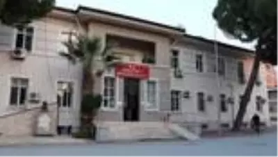 Son Dakika | Telefonla dolandırıcılık yaptığı öne sürülen şüpheli yakalandı Son Dakika | Telefonla dolandırıcılık yaptığı öne sürülen şüpheli yakalandı