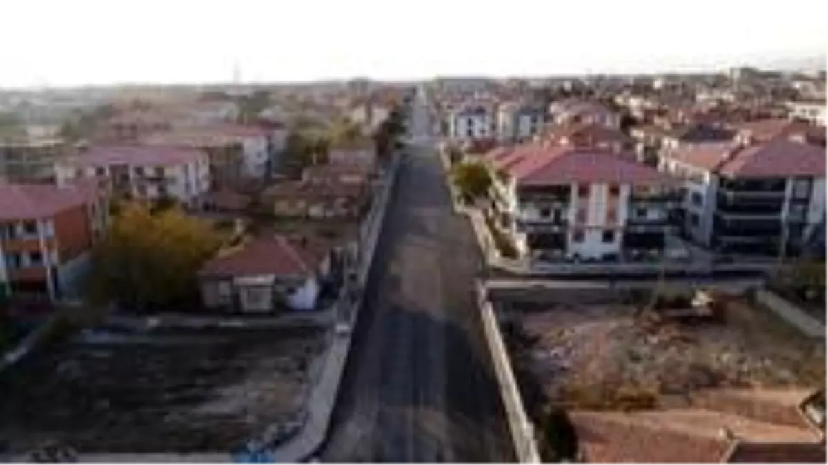 Uğurhan Tunçata Caddesinde yol genişletme çalışmaları tamamlandı