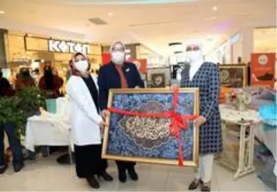 Van'da 'Kadına Şiddete Hayır' temalı el emeği sergisi Van'da 'Kadına Şiddete Hayır' temalı el emeği sergisi