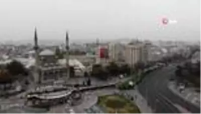 Vatandaşlar kısıtlamayı yanlış anladı, meydan boş kaldı Vatandaşlar kısıtlamayı yanlış anladı, meydan boş kaldı