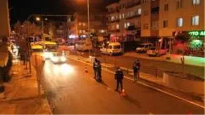 Yalova'da sokağa çıkma kısıtlamaları denetlendi Yalova'da sokağa çıkma kısıtlamaları denetlendi
