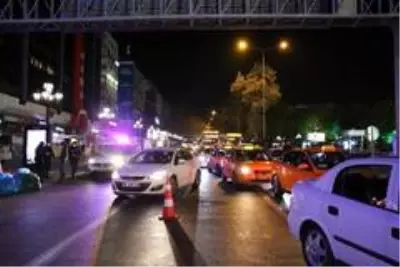 Yarın sabaha kadar sürecek sokağa çıkma kısıtlaması başladı Yarın sabaha kadar sürecek sokağa çıkma kısıtlaması başladı