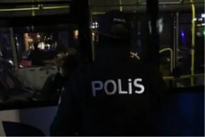 Yarın sabaha kadar sürecek sokağa çıkma kısıtlaması başladı Yarın sabaha kadar sürecek sokağa çıkma kısıtlaması başladı