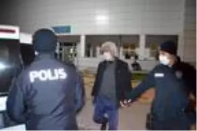 Son dakika gündem: Yasağa uymadı, uyuşturucuyla yakalanınca gözaltına alındı Son dakika gündem: Yasağa uymadı, uyuşturucuyla yakalanınca gözaltına alındı
