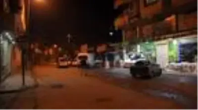 Yasaklara takılınca berberde tıraş olamadan ayrıldı Yasaklara takılınca berberde tıraş olamadan ayrıldı