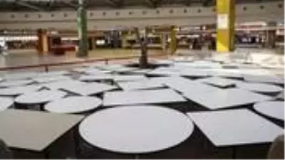 Yeme içme yerleri, korona tedbirleri nedeniyle sadece paket servis ve gel-al şeklinde hizmet veriyor Yeme içme yerleri, korona tedbirleri nedeniyle sadece paket servis ve gel-al şeklinde hizmet veriyor