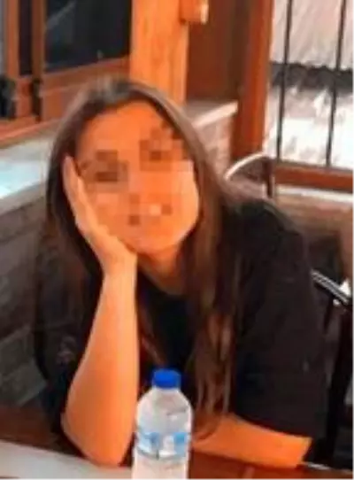 22 gündür kayıp olan lise öğrencisi kız bulunup annesine teslim edildi 22 gündür kayıp olan lise öğrencisi kız bulunup annesine teslim edildi