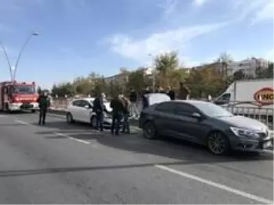 8 aracın karıştığı zincirleme kazada şans eseri yaralanan olmadı 8 aracın karıştığı zincirleme kazada şans eseri yaralanan olmadı