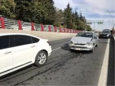 8 aracın karıştığı zincirleme kazada şans eseri yaralanan olmadı 8 aracın karıştığı zincirleme kazada şans eseri yaralanan olmadı