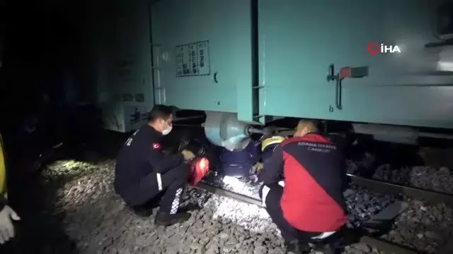 Adana'da yük treninin çarpmasıyla kolu kopan kişi ağır yaralandı
