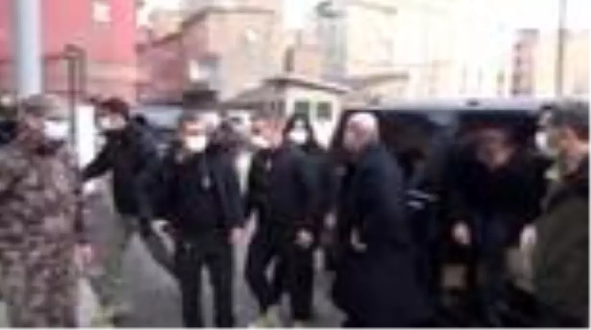 Bakan Soylu, Yüksekova'da esnafı ziyaret etti
