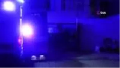 Bıçaklanan adam yardım istemek için evine koştu