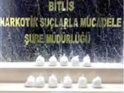 Bitlis'te araçta 5 kilo metamfetamin ele geçirildi Bitlis'te araçta 5 kilo metamfetamin ele geçirildi
