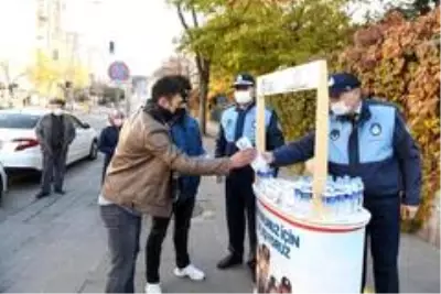 Büyükşehir, sınav heyecanı yaşayan adayları yalnız bırakmadı Büyükşehir, sınav heyecanı yaşayan adayları yalnız bırakmadı