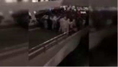 Çin'deki havalimanında karantinaya alınan 14 bin kişi kaçmaya çalıştı - Haberler
