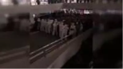 - Çin'deki havalimanında karantinaya alınan 14 bin kişi kaçmaya çalıştı