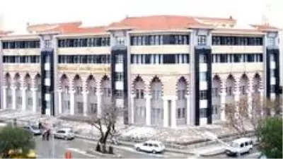 Cinsel istismar ve silahla yağma suçundan aranan zanlılar yakalandı Cinsel istismar ve silahla yağma suçundan aranan zanlılar yakalandı