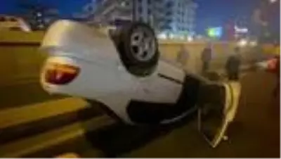 Devrilen otomobilin sürücüsü yaralandı