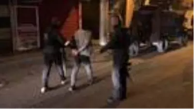 Diyarbakır'da kısıtlamayı ihlal eden grup, yol kesip lastik yaktı Diyarbakır'da kısıtlamayı ihlal eden grup, yol kesip lastik yaktı