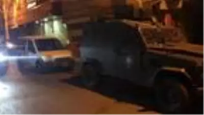 Diyarbakır'da kısıtlamayı ihlal eden grup, yol kesip lastik yaktı Diyarbakır'da kısıtlamayı ihlal eden grup, yol kesip lastik yaktı