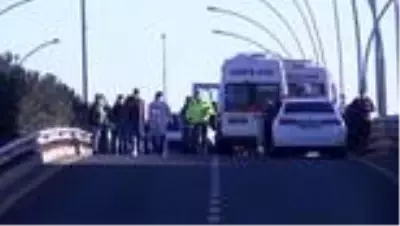 DİYARBAKIR - Motosiklet kamyona çarptı: 2 ölü DİYARBAKIR - Motosiklet kamyona çarptı: 2 ölü