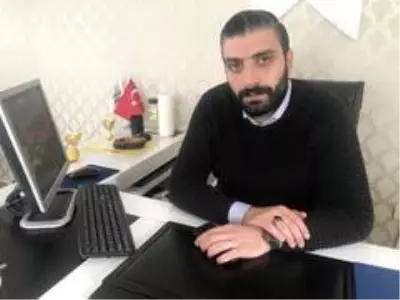 Dolandırıldığını iddia ettiği eski patronuyla konuşmaya gitti ekmek bıçağıyla bıçaklandı...O anlar kameralara yansıdı Dolandırıldığını iddia ettiği eski patronuyla konuşmaya gitti ekmek bıçağıyla bıçaklandı...O anlar kameralara yansıdı