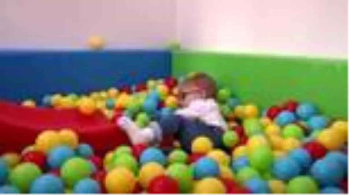 Down sendromlu 2 yaşındaki Mehmet'in yürüme sevinci