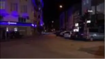 Eksi 10 derecede görev başındaki polislere çay ikram ettiler