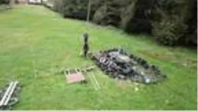 (Havadan görüntülerle) YETENEKLİ SOKAK KÖPEKLERİNİ ZOR GÖREVLER İÇİN EĞİTİYOR (Havadan görüntülerle) YETENEKLİ SOKAK KÖPEKLERİNİ ZOR GÖREVLER İÇİN EĞİTİYOR