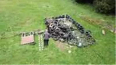 (Havadan görüntülerle) YETENEKLİ SOKAK KÖPEKLERİNİ ZOR GÖREVLER İÇİN EĞİTİYOR (Havadan görüntülerle) YETENEKLİ SOKAK KÖPEKLERİNİ ZOR GÖREVLER İÇİN EĞİTİYOR