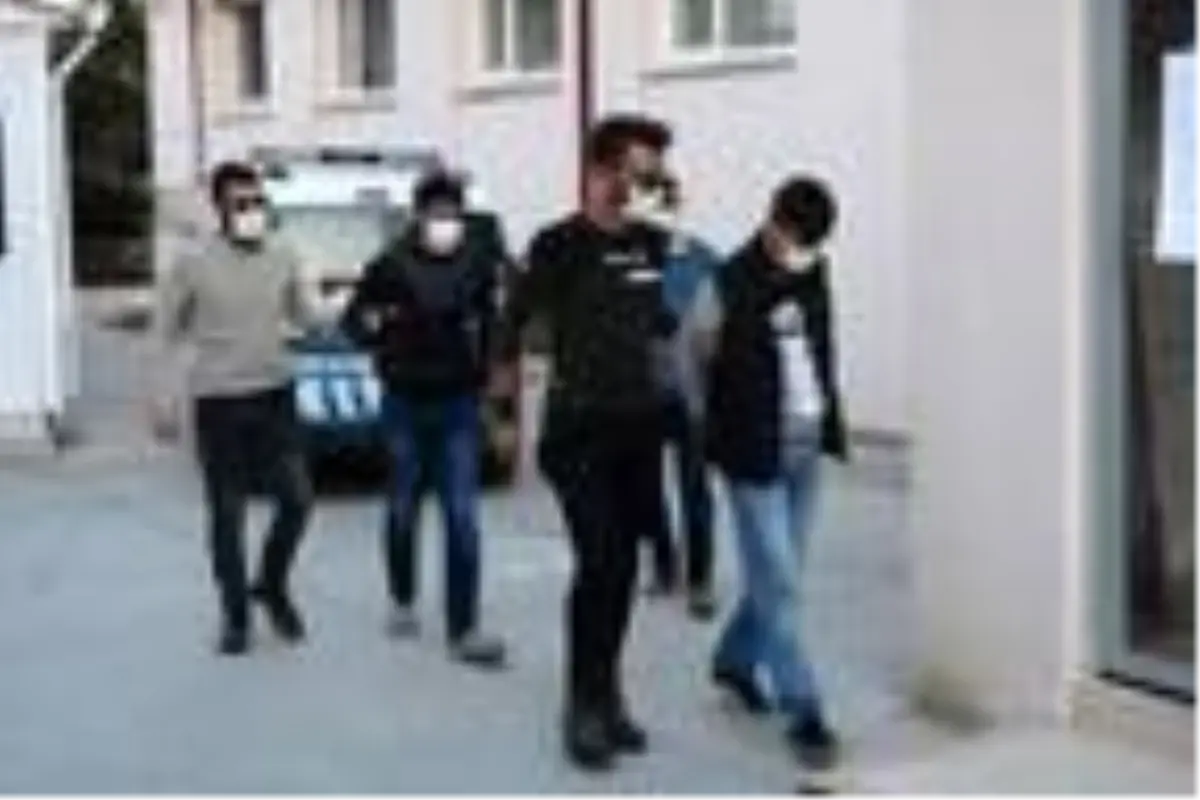 Hırsızlık yaptıkları polisin uygulamasında ortaya çıktı