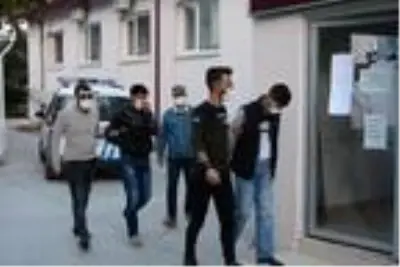 Hırsızlık yaptıkları polisin uygulamasında ortaya çıktı