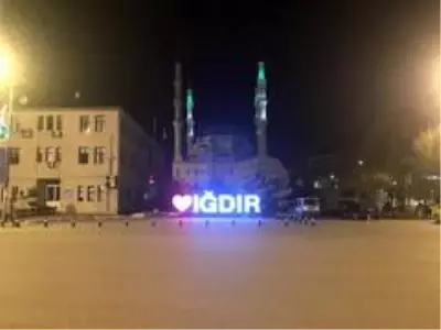 Iğdır'da sokağa çıkma kısıtlamasının ikinci akşamında da sokaklar boş kaldı