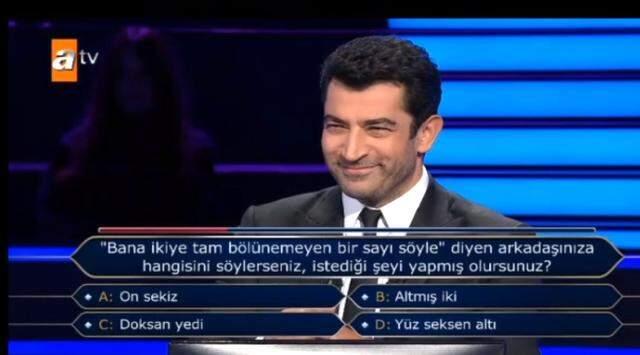 'İkiye tam bölünemeyen sayıyı' bilebilmek için iki jokerini kullanan yarışmacı sosyal medyanın gündemine oturdu 'İkiye tam bölünemeyen sayıyı' bilebilmek için iki jokerini kullanan yarışmacı sosyal medyanın gündemine oturdu