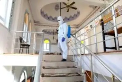 İlkadım Belediyesi cadde ve sokakları dezenfekte etti