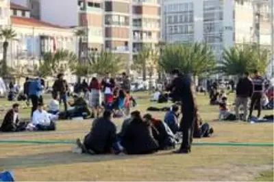 Kafe ve restoranlar kapandı, vatandaş sahile koştu