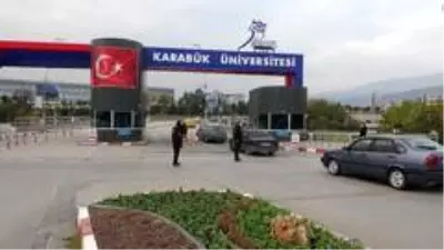 Karabük'te bazı adaylar saniyeler kala sınava yetişti Karabük'te bazı adaylar saniyeler kala sınava yetişti
