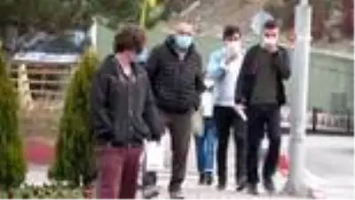 Karabük'te bazı adaylar saniyeler kala sınava yetişti Karabük'te bazı adaylar saniyeler kala sınava yetişti
