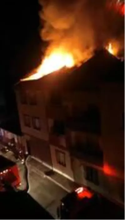 Son dakika! Karantinada kalan ailenin evinde yangın çıktı Son dakika! Karantinada kalan ailenin evinde yangın çıktı