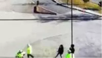 Kimliğini evde unuttu, yardımına polis ekipleri koştu Kimliğini evde unuttu, yardımına polis ekipleri koştu