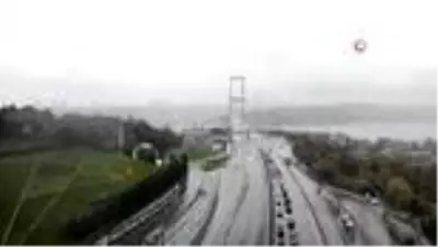 Kısıtlamada 15 Temmuz Köprüsü'ndeki denetimler havadan görüntülendi Kısıtlamada 15 Temmuz Köprüsü'ndeki denetimler havadan görüntülendi