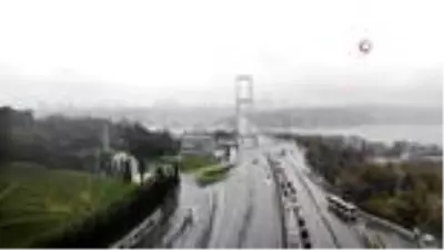 Kısıtlamada 15 Temmuz Köprüsü'ndeki denetimler havadan görüntülendi Kısıtlamada 15 Temmuz Köprüsü'ndeki denetimler havadan görüntülendi