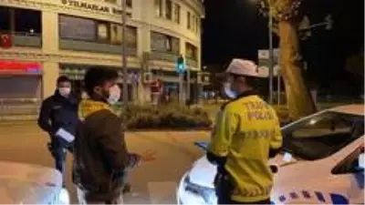 Kısıtlamada 5 kafadar sokağa çıktı, 20 bin TL ceza yedi Kısıtlamada 5 kafadar sokağa çıktı, 20 bin TL ceza yedi