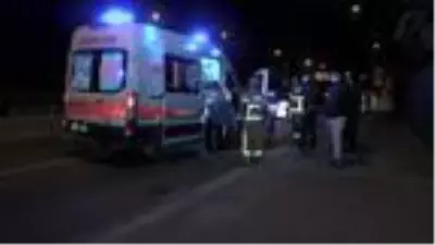 Kısıtlamada paket servise çıkan otomobil takla attı: 3 yaralı