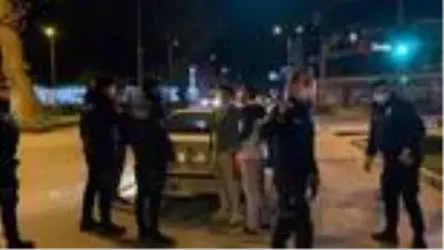Son dakika haberi | Kısıtlamada sokağa çıktılar, polisin dur ihtarına uymadılar Son dakika haberi | Kısıtlamada sokağa çıktılar, polisin dur ihtarına uymadılar