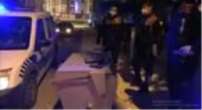 Kısıtlamayı ihlal eden 2 kişi, tabanca ve bıçakla yakalandı Kısıtlamayı ihlal eden 2 kişi, tabanca ve bıçakla yakalandı