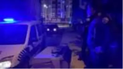 Kısıtlamayı ihlal eden 2 kişi, tabanca ve bıçakla yakalandı Kısıtlamayı ihlal eden 2 kişi, tabanca ve bıçakla yakalandı