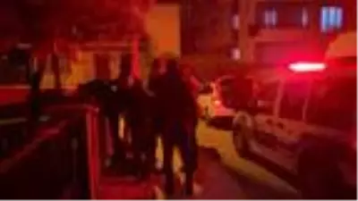 Kısıtlamayı ihlal eden 2 kişi, tabanca ve bıçakla yakalandı Kısıtlamayı ihlal eden 2 kişi, tabanca ve bıçakla yakalandı