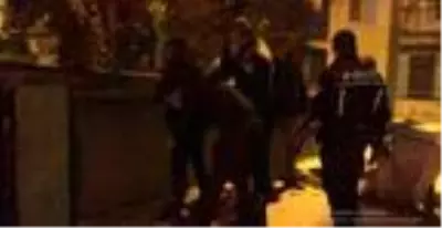 Kısıtlamayı ihlal eden 2 kişi, tabanca ve bıçakla yakalandı Kısıtlamayı ihlal eden 2 kişi, tabanca ve bıçakla yakalandı